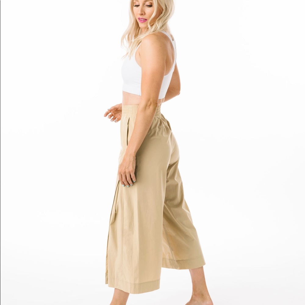 New!!!! built-in four-way stretch, wicking power, and breathability. wide leg.